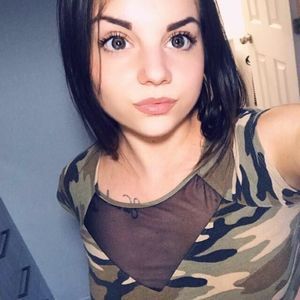 Meet your Posher, Roxanne